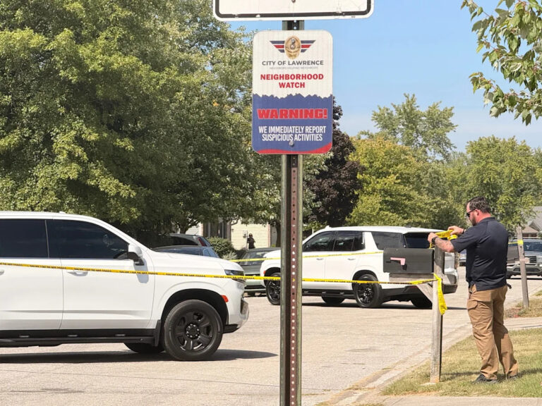 Полиция Лоуренса стреляет, убивает человека в групповом доме: что мы знаем