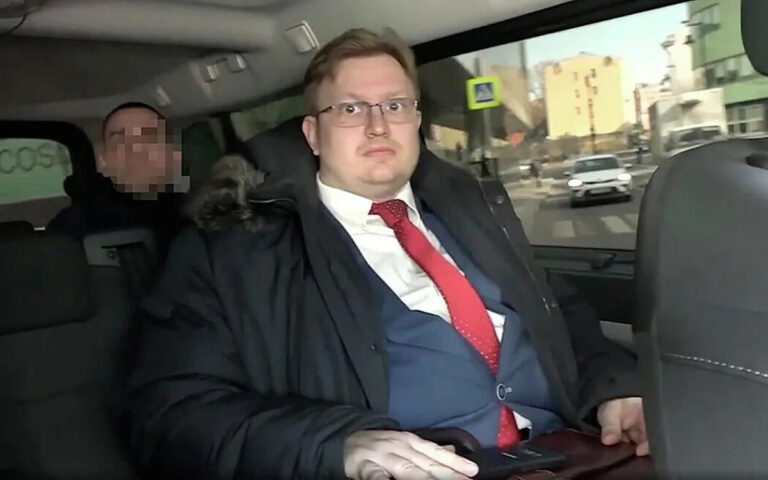 Российский дипломат отправлен в колонию за продажу секретов США