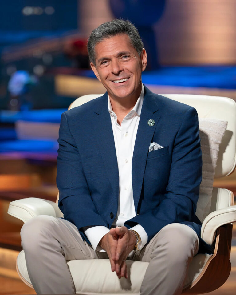 Танк «Акула» Даниэля Любецки строит движение умеренных