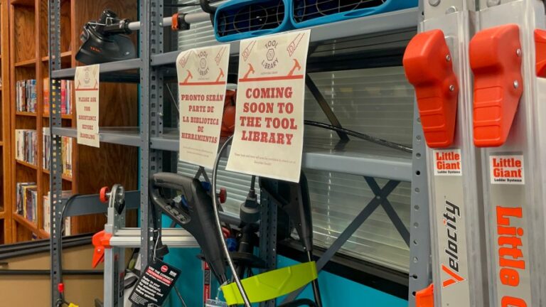 Если Recycled Reads закроется, что будет с его инструментальной библиотекой, паспортными службами?