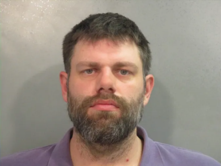 Фармингтонский мужчина, признанный виновным в убийстве своей жены, получил пожизненное заключение