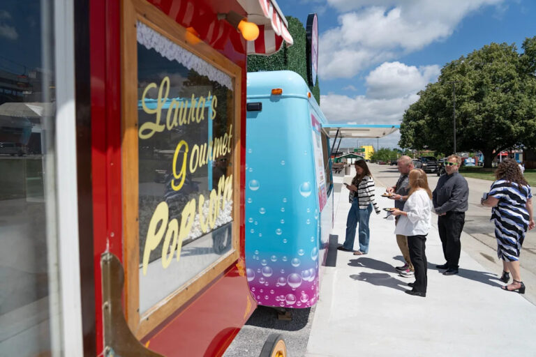 Все, что нужно знать о том, как добраться до Висконсинской государственной ярмарки: парковка, шаттлы, автобусы