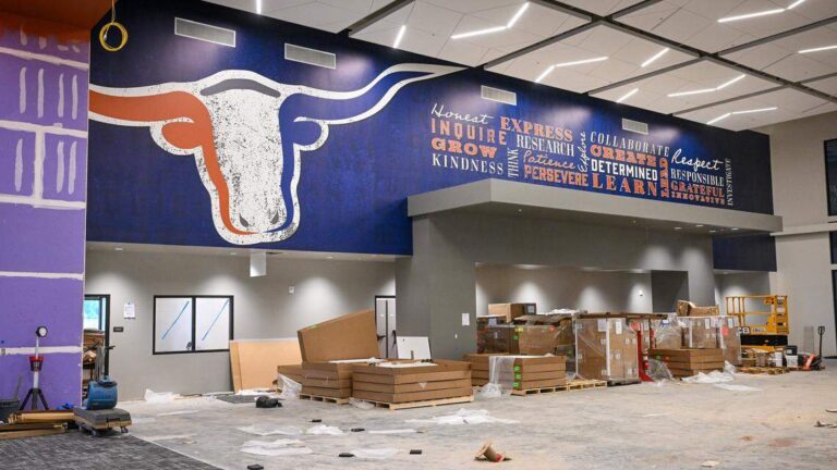 Кловис открывает кампус школы стоимостью 600 миллионов долларов, самый дорогой в Центральной долине.