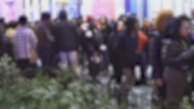 Обновленный толчок для комендантского часа в Чикаго после захвата подростков, инцидентов со стрельбой в петле