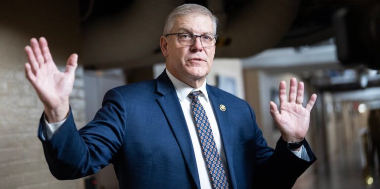 Республиканцы придерживаются теории заговора о бомбе 6 января