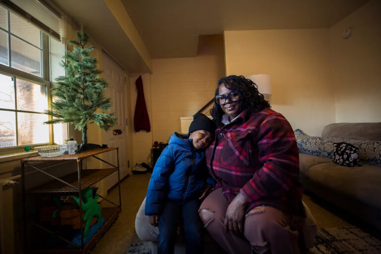 Жители Норфолка провели недели без тепла в общежитии