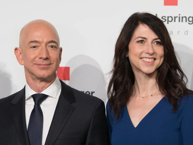 Маккензи Скотт, которая «революционизировала филантропию» и пожертвовала не менее 26 миллиардов долларов после развода с Джеффом Безосом