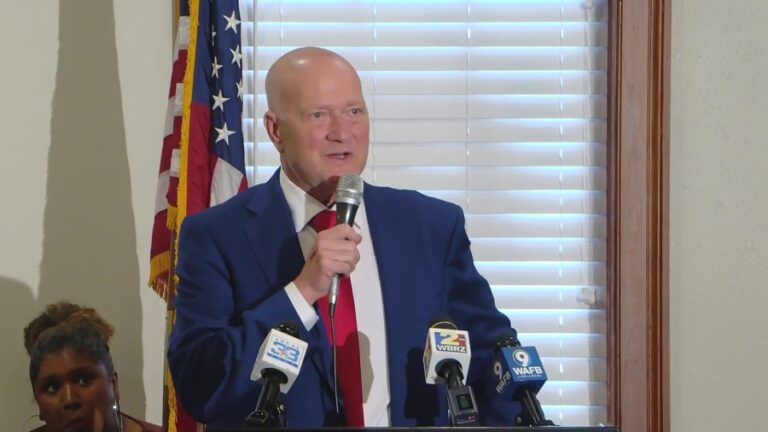 Мэр Батон-Руж объяснил тексты, циркулирующие по агентам ICE и выборам