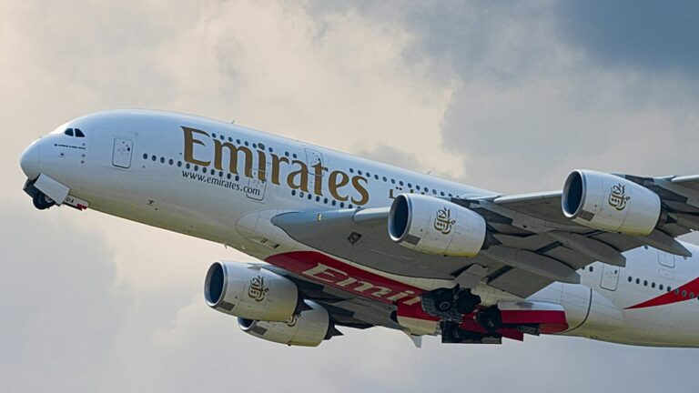 Изменение климата делает полеты более ухабистыми. Вот как одна авиакомпания использует ИИ для прогнозирования турбулентности