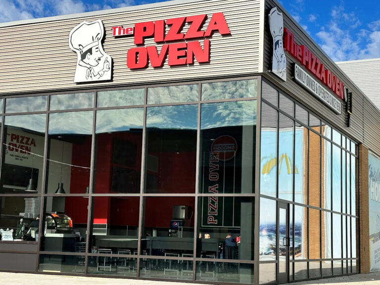 Pizza Oven просит судью прекратить аренду в Hall of Fame Village