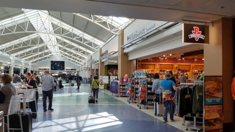 2 аэропорта в США со строгими правилами анти-цены для поставщиков продуктов питания