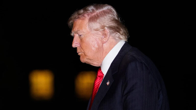 Дональд Трамп одержим опросами после катастрофической недели