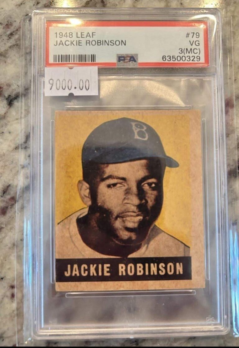 Владелец магазина Belleville взыскивает украденную бейсбольную карточку за 9 тысяч долларов.