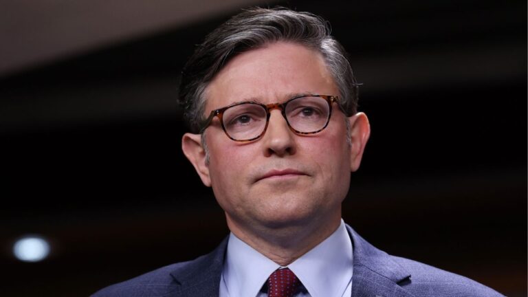 Расследование слухов о том, что Майк Джонсон и его сын являются партнерами по воздержанию