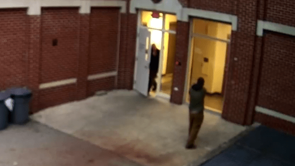 Депутат округа Росс, расстрелянный при исполнении служебных обязанностей, теперь помогает другим спасателям