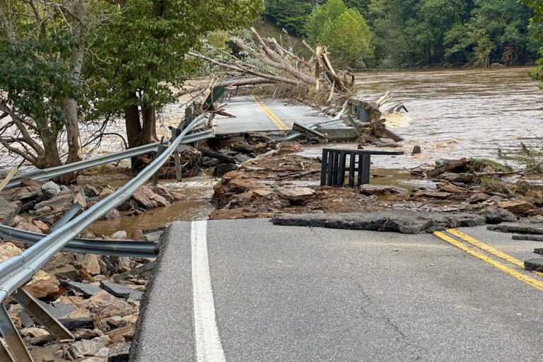 Крупный город, который был разрушен после разрушительного шторма: «Нам потребуется четыре недели, чтобы открыться снова»