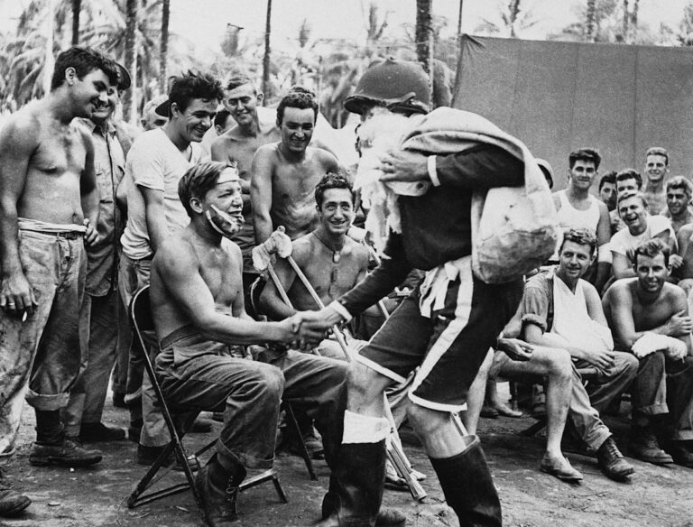 Как Америка наблюдала Рождество — дома и за рубежом — во время Второй мировой войны