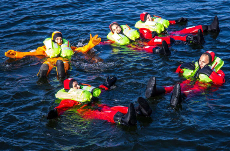 Выживание и плавание: жизнь европейского астронавта в надежде на обучение