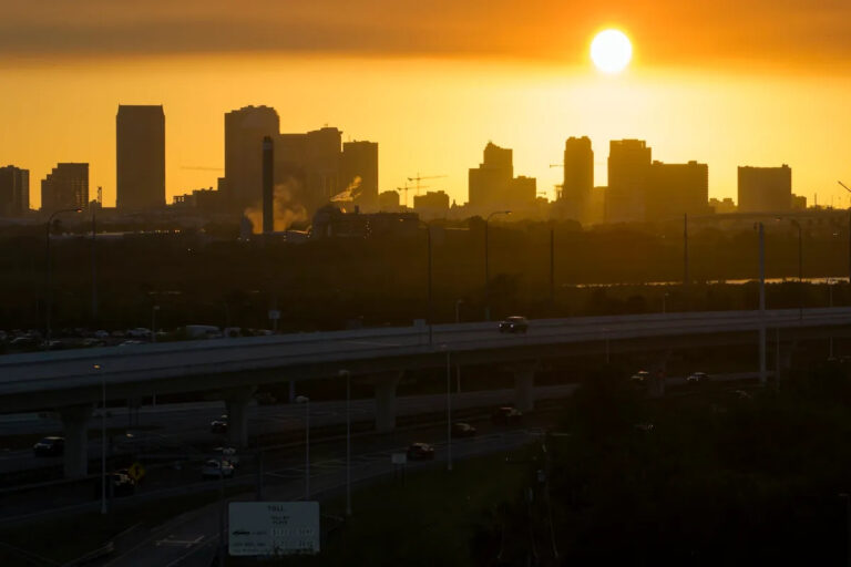 Миллионы американцев сталкиваются с новыми ограничениями из-за длительного вопроса: «Используй только то, что тебе нужно использовать»