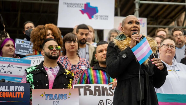 Представитель штата Техас, которая баллотируется в Конгресс, говорит, что она «бежит за людей, а не за сильных».