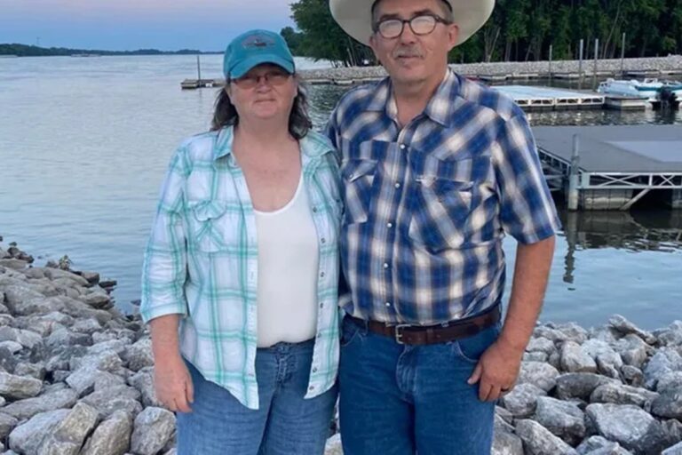 Ирландская бабушка и обладатель грин-карты, удерживаемые ICE, не оплатили 25 долларов