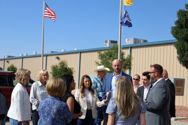 Лидеры государств посетили ICE-управляемый центр обработки данных округа Отеро