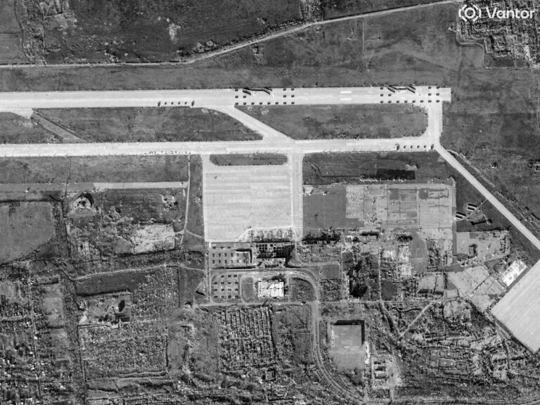 Спутниковые снимки фиксируют разрушение на новой базе беспилотников России после массированной украинской атаки