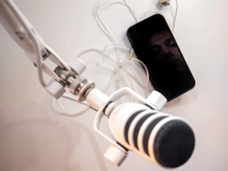 Военные влиятельные лица становятся вирусными, а правила Пентагона в социальных сетях не соблюдаются