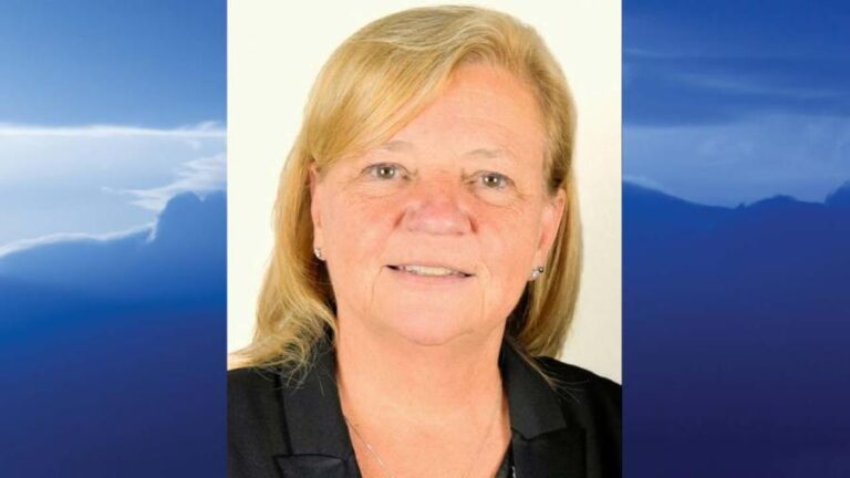 Шарлин Лесли Бьюри, Youngstown, Огайо