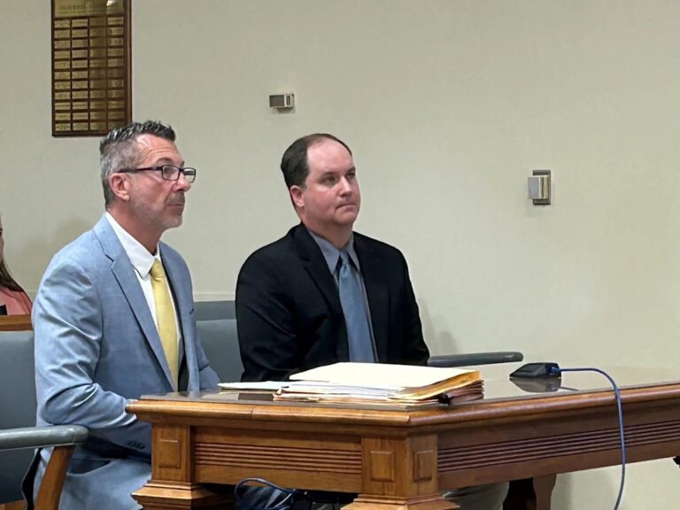 Обращение экс-директора гольф-клуба о его приговоре за вождение в нетрезвом виде транслировалось в четверг в Интернете