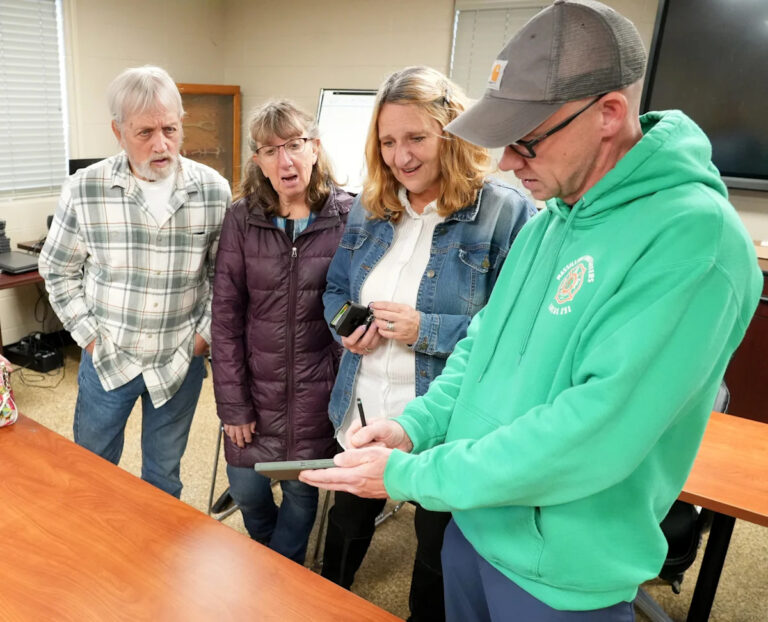 Массийон почтил память пожарного, который умер после пожара в Ла Куисине