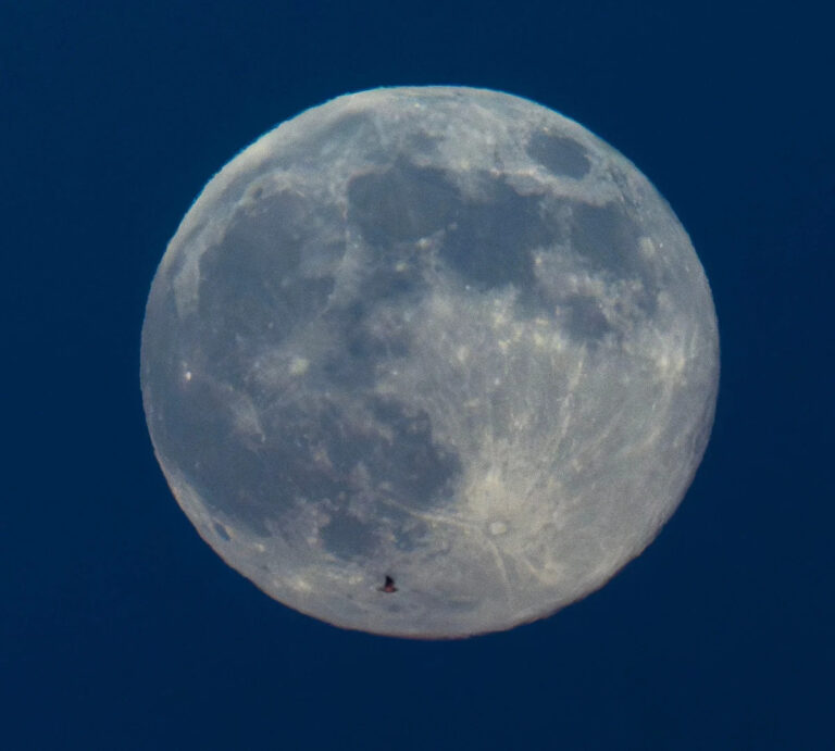 Сколько длится полнолуние? Вы все еще можете увидеть декабрьское суперлуние