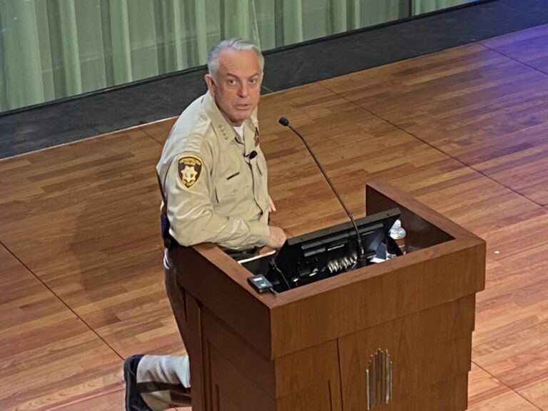 Законник, ставший губернатором, возрождает свой неудавшийся законопроект о преступности