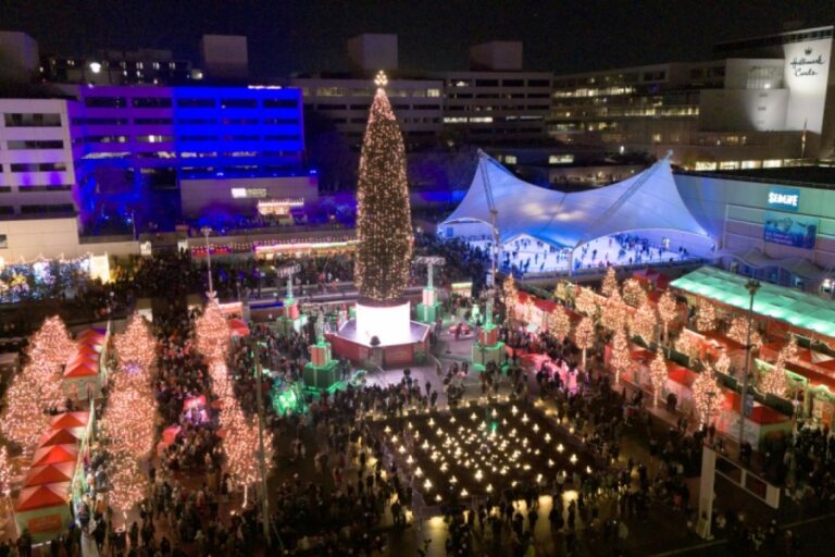 Канзас-Сити начнет сезон отпусков в Crown Center: освещение деревьев, Санта-Клаус и многое другое