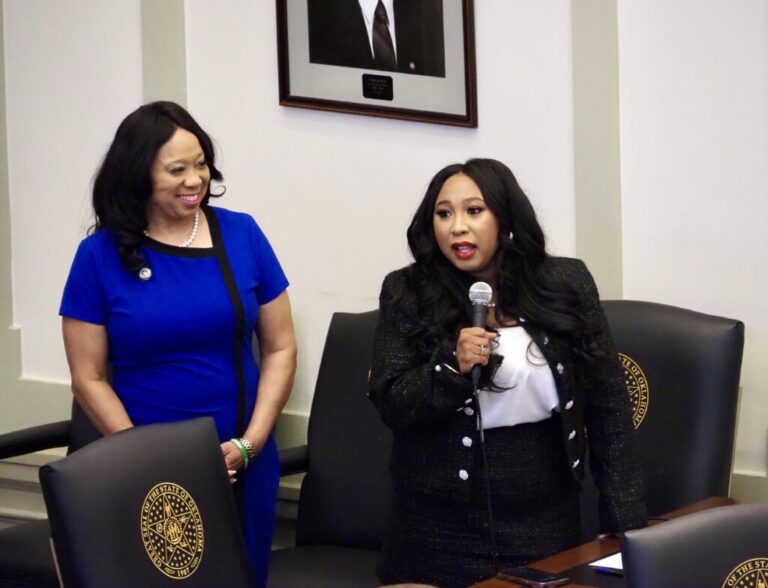 Законодатель Оклахома-Сити расследуется за подделку, хищение, ордера на обыск