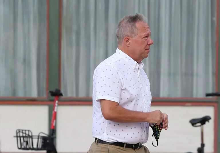 Крис Петтит подал в суд в борьбе за отмену приговора