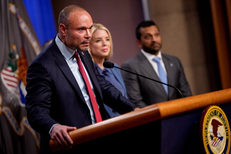 Дэн Бонгино уходит в отставку: почему заместитель директора ФБР покидает свой пост?