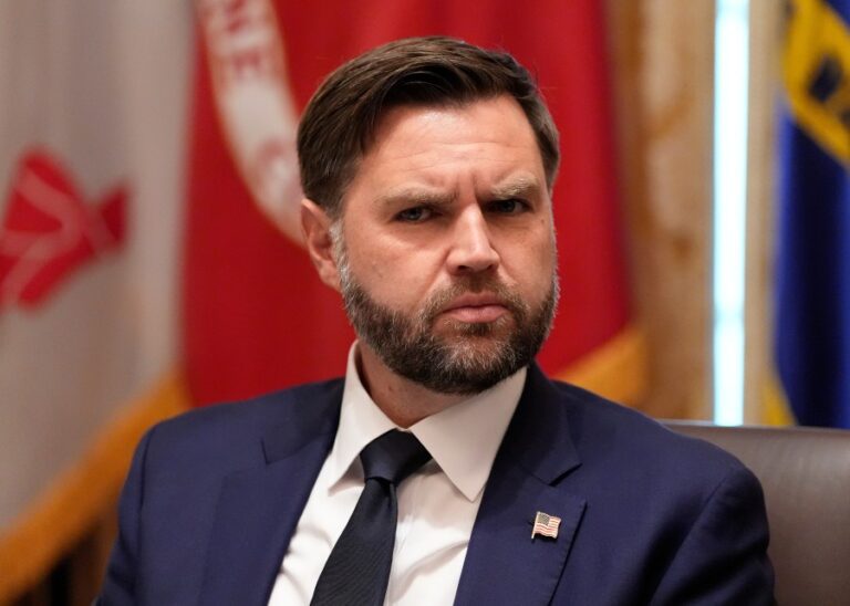 Мнение — Джей Ди Вэнс прав насчет политической одержимости «бонкеров» Украиной