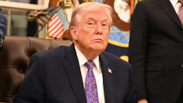 Трамп проиграл его после того, как газета Мердока назвала его продавцом