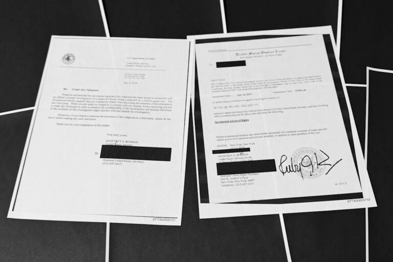 Законодатели говорят, что Белый дом «скрывает вещи» в выпуске файлов Эпштейна