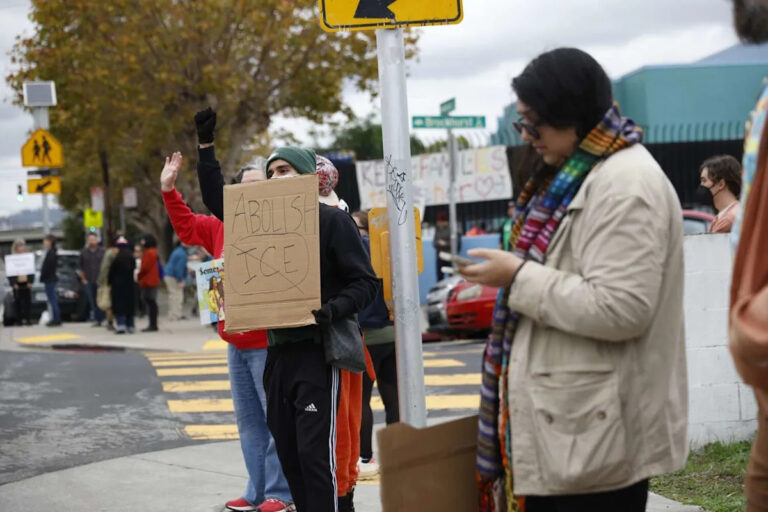 ICE преследовала родителя Окленда в школе в попытке ареста, говорит член городского совета