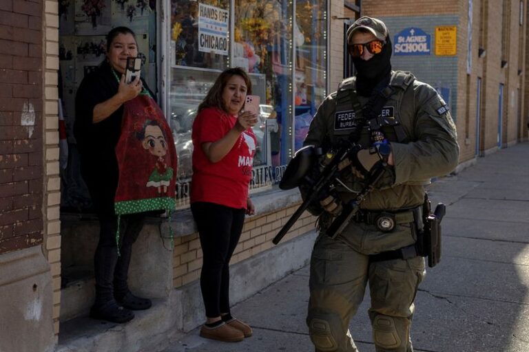 Возвращение иммиграционных рейдов вызывает страх в «Мексиканской столице Среднего Запада»