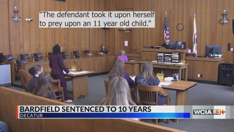 Бывший учитель-заменитель Декатур получил 10 лет тюрьмы за сексуальное насилие над студентом