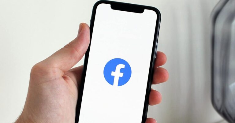 Миллионы пользователей Facebook потеряли свои аккаунты