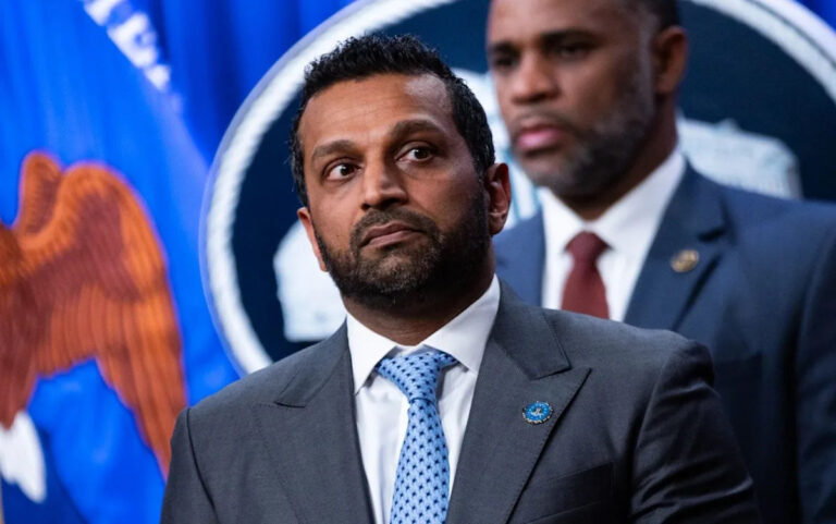 Глава ФБР встретился с ведущими переговорщиками Украины