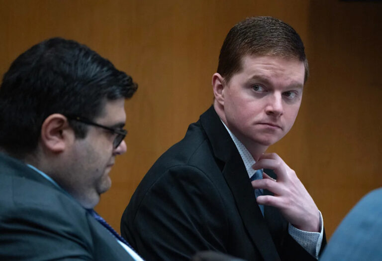 Брик мужчина, обвиняемый в убийстве отца, удалил данные GPS, обыскал о вскрытии: детектив