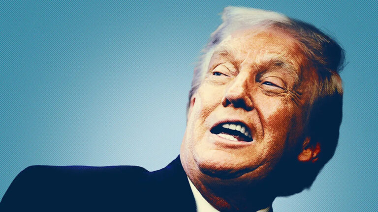 79-летний Дональд Трамп вернулся с таинственным дополнением к руке