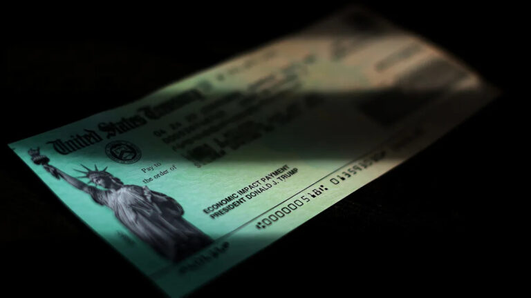 Трамп выписывает жителям Алабамы чек на дивиденды в размере 2000 долларов?