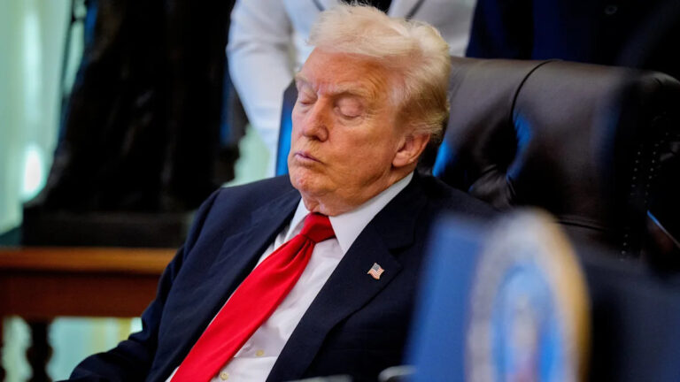 Трамп «ощутил влияние» рекордно низкого уровня опросов в ключевой группе