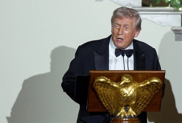 Мы получаем стимулирующие проверки? Последние новости о выплатах в 2000 долларов